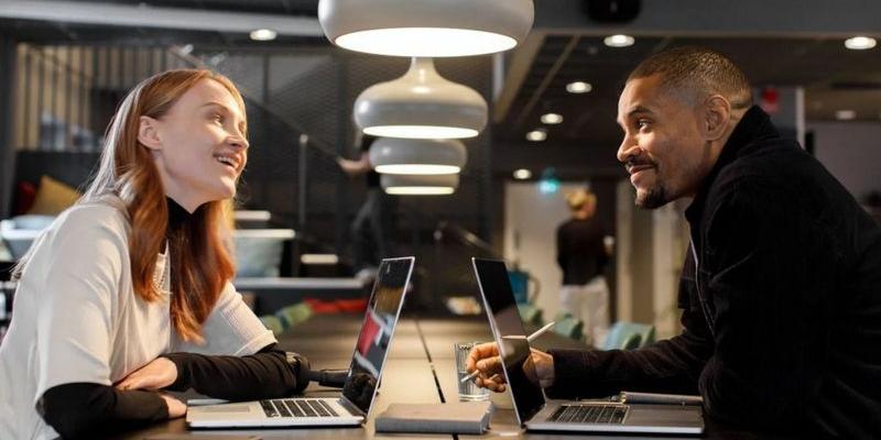 Las relaciones amorosas en el trabajo son mu populares - Getty Imágenes Las relaciones amorosas en el trabajo