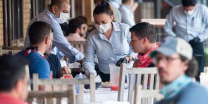 Estas son las comunidades que han prohibido las reuniones de más de 10 personas ¿Qué comunidades han prohibido las reuniones de más de 10 personas?