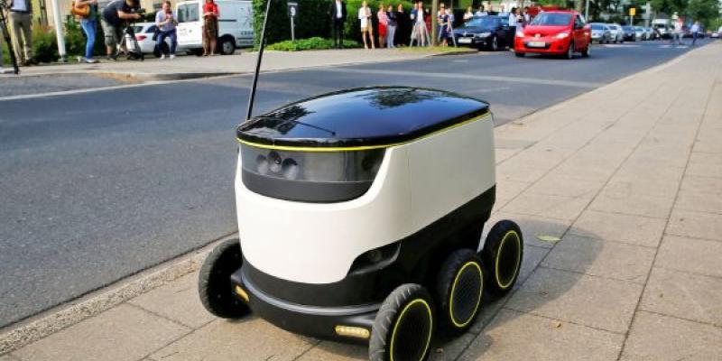 Robot para repartir comida a domicilio Un ejemplo del robot que reparte a domicilio