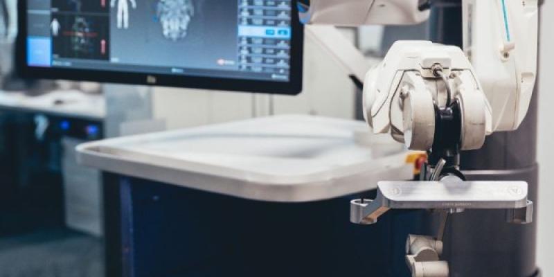 Conoce al robot quirúrgico español Robot quirúrgico