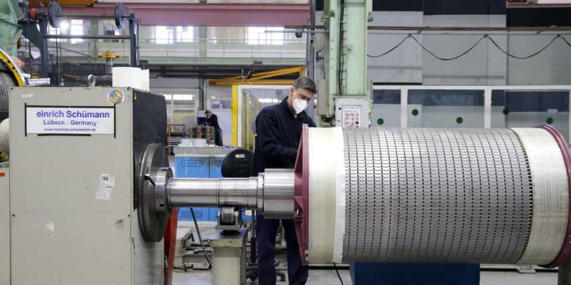 Imagen de un trabajador/El Diario La subida salarial pactada en los convenios aumentó lejos de la inflación