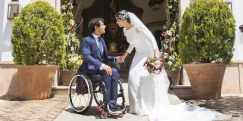 Cisco Garcia, tenista paralímpico y Raquel en su boda