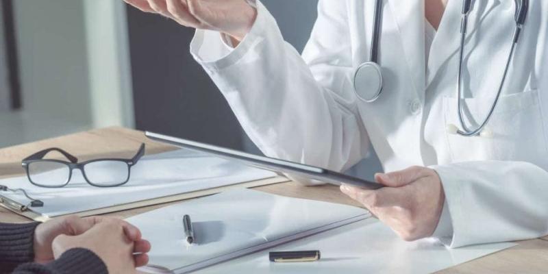 Imagen de una revisión médica/Unidad de Cardiología Asín Cardiel Muchos españoles no se realizan el chequeo médico anual