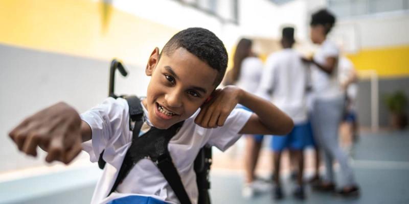 Imagen de un niño con discapacidad/Who La salud inclusiva es necesaria