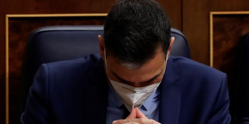 Sánchez pide evitar la tercera ola de coronavirus en Navidad Sánchez: "Solo de nosotros depende no abrir la puerta a la tercera ola en Navidad"