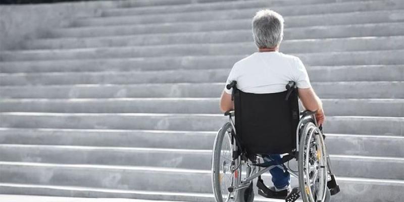 Imagen de una persona en silla de ruedas/Tododisca Las sanciones por incumplir la ley de accesibilidad pueden llegar al millón de euros