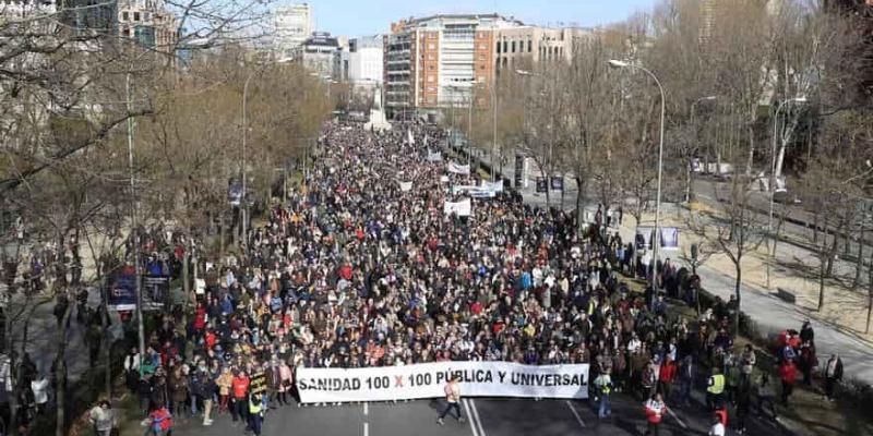 Imagen de una manifestación por la sanidad pública/El Periódico de España El Sindicato de Enfermería reclama una sanidad pública y universal