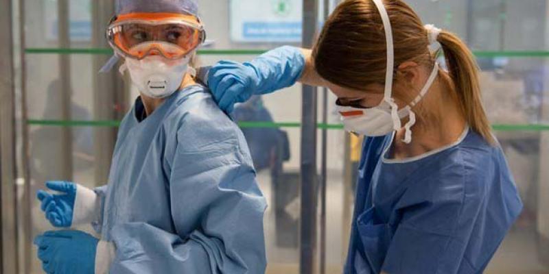 sanitarios / Redacción Médica Los sanitarios de Atención Primaria se encuentran desbordados durante la tercera ola