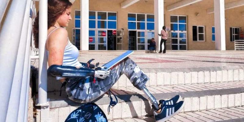 Imagen de Sarah Almagro para NIUS Diario Sarah en la Facultad de Derecho de Málaga donde estudia.