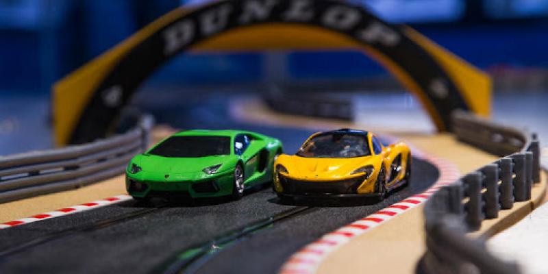 Dos coches de Scalextric