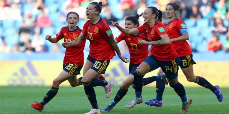 Las selecciones masculina y femenina de fútbol volverán al norte