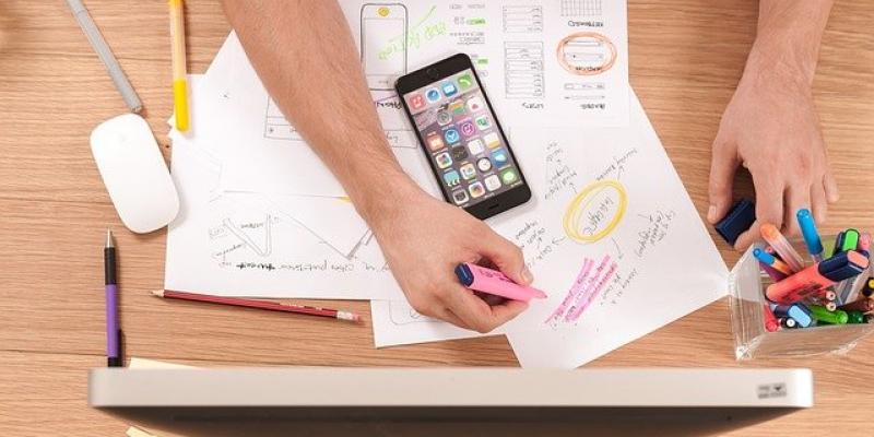Un ejemplo claro del service design es el diseño de iPhone Diseño de productos/Pixabay