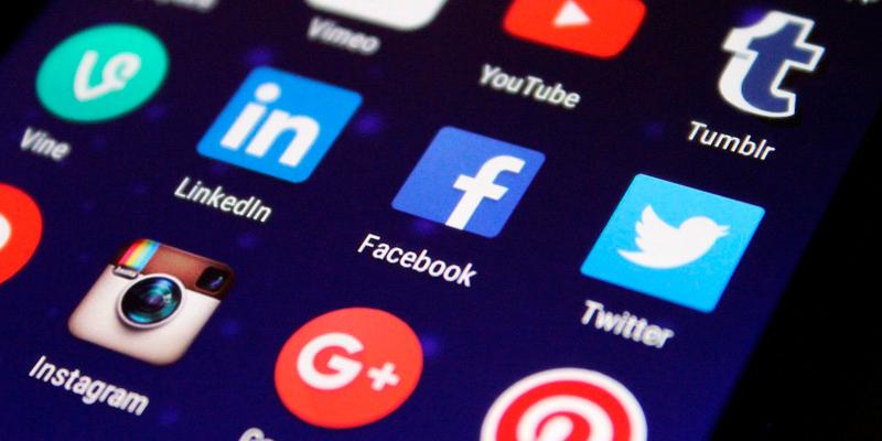 en las redes sociales suele ser “más implícito y sutil que violento”. El sexismo en redes sociales es más sutil que violento, según un estudio.