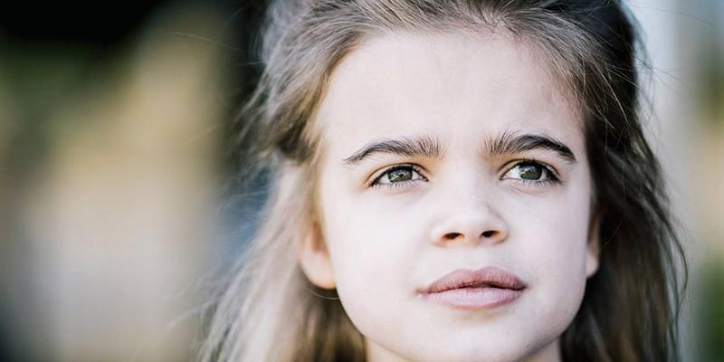 Imagen de una niña con síndrome de Sanfilippo/El Blog de tu Bebé Síndrome de Sanfilippo