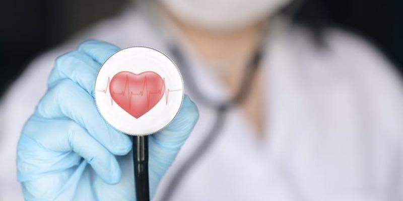 Imagen de una médico/Infosalus La Sanidad Pública aprobada por los españoles