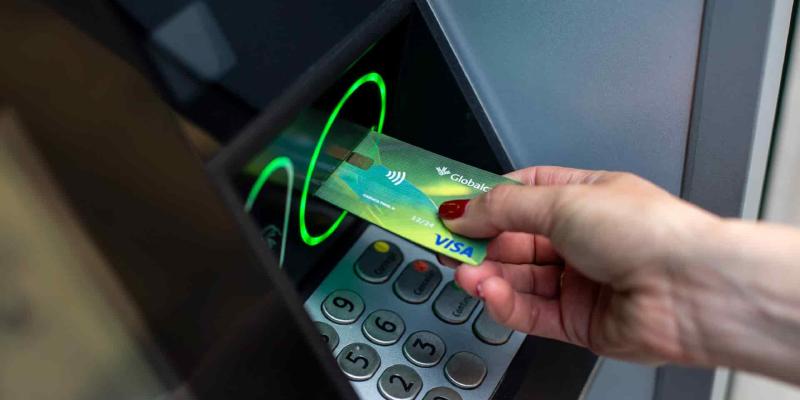 Imagen de un cajero automático/Blog de Globalcaja Qué es el skimming