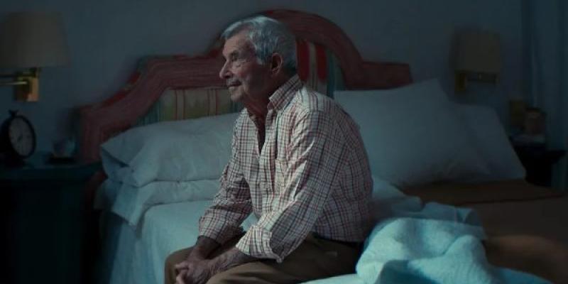 La soledad en personas mayores es una realidad bastante triste Padre del guitarrista de la canción que habla sobre la soledad en mayores