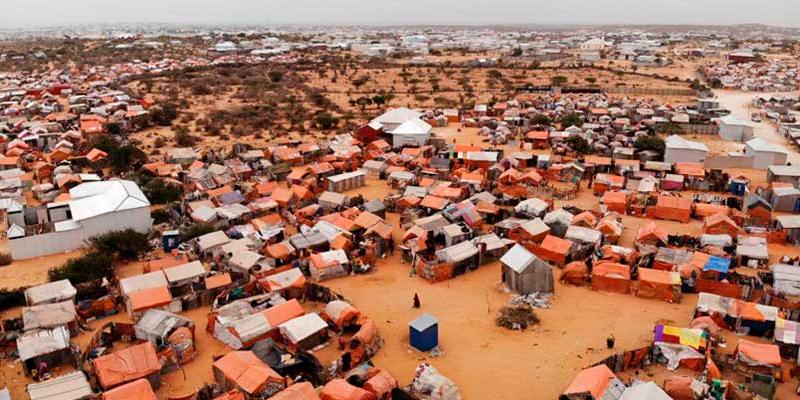 Imagen de Acción Contra el Hambre. Campamento de desplazados de Kahda, que alberga a decenas de miles de personas en Mogadiscio (Somalia)