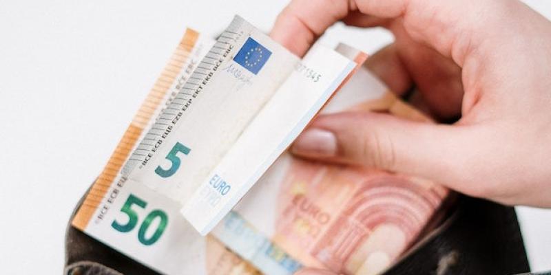 El panorama de los sueldos hasta 2025 - Pexels La subida de sueldos
