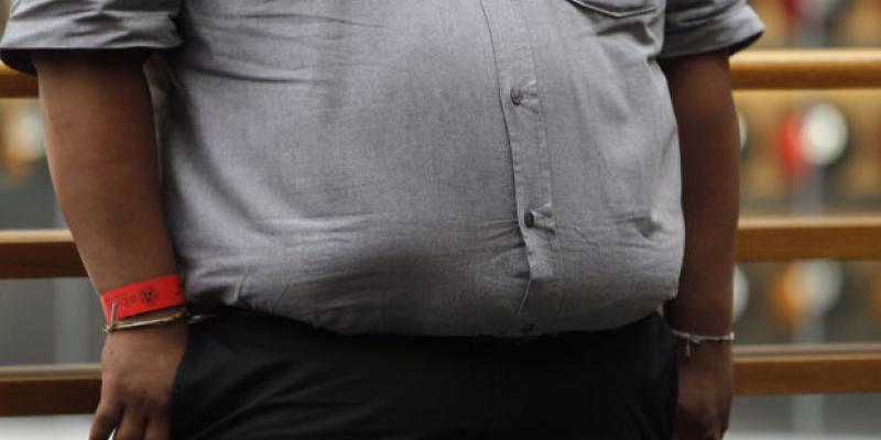 Obesidad, edad y grado de infección disparan la posibilidad de infectar de los supercontagiadores Supercontagiadores: Obesidad, edad y grado de infección disparan la posibilidad de infectar