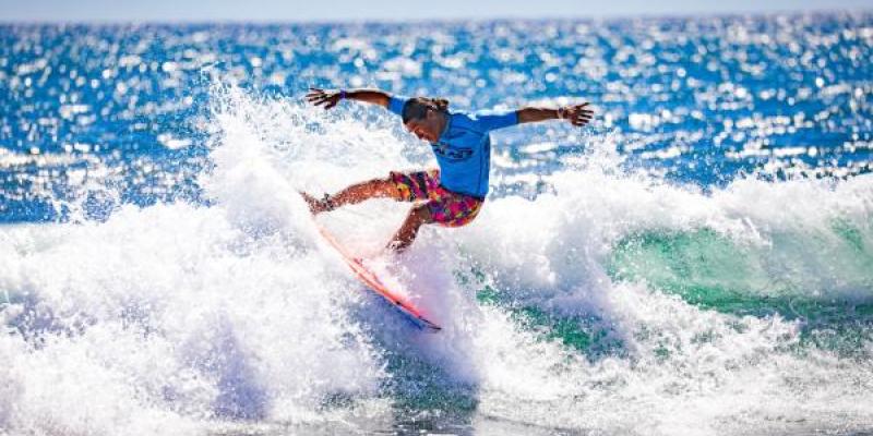 El surf, un deporte mundialmente conocido 21 de junio Día Internacional de Surf