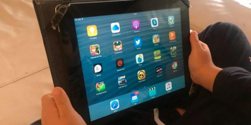 Madrid facilita 1.000 tablets y 2.000 tarjetas SIM con conexión a Internet para alumnos de familias desfavorecida El Gobierno regional defiende la igualdad de oportunidades en materia de Educación.