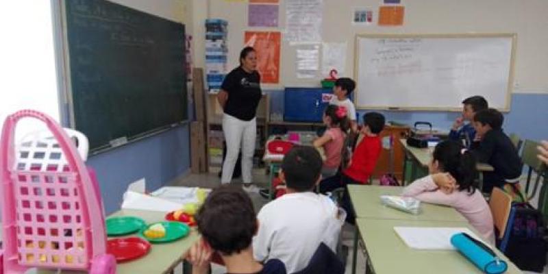 Feder en un taller en un centro educativo