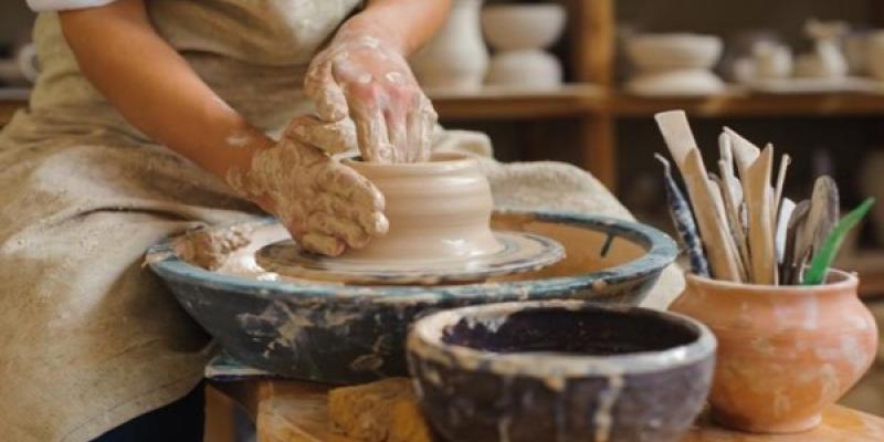 Talleres de cerámica para aliviar el estrés/ Adobe Stock Talleres de cerámica