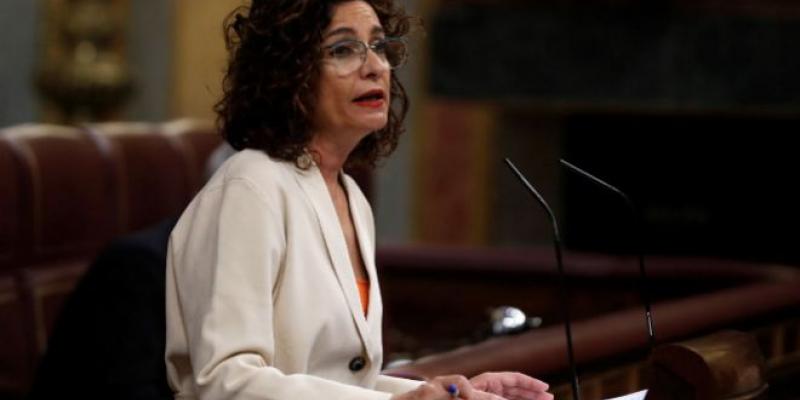 La ministra de Hacienda y portavoz del Gobierno, María Jesús Montero, durante su intervención hoy en el pleno del Congreso.