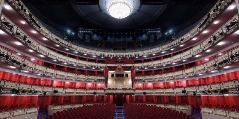 Imagen panorámica del Teatro Real de Madrid 