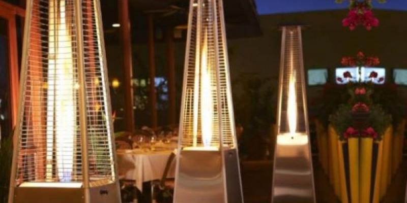 Terrazas / Gava.info Estufas de gas con llamas en una terraza
