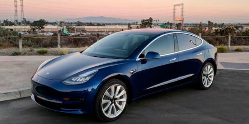 Bajan las ventas de Tesla. tesla 3