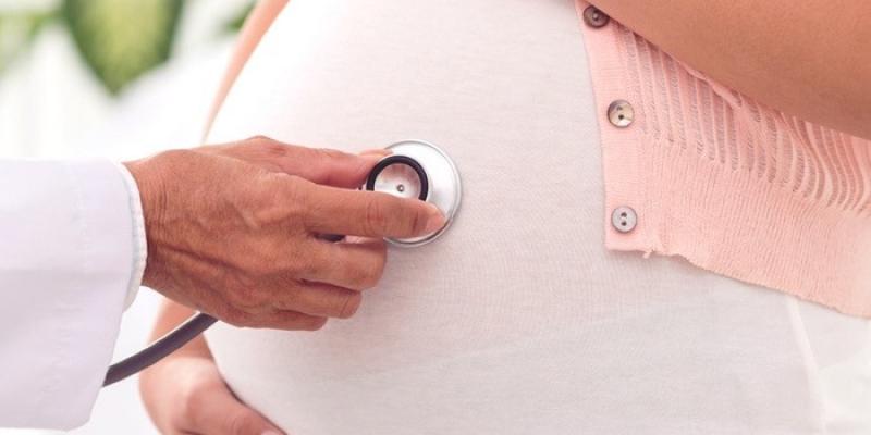 El test prenatal en sangre reduce la necesidad de hacer amniocentesis en un 70%.