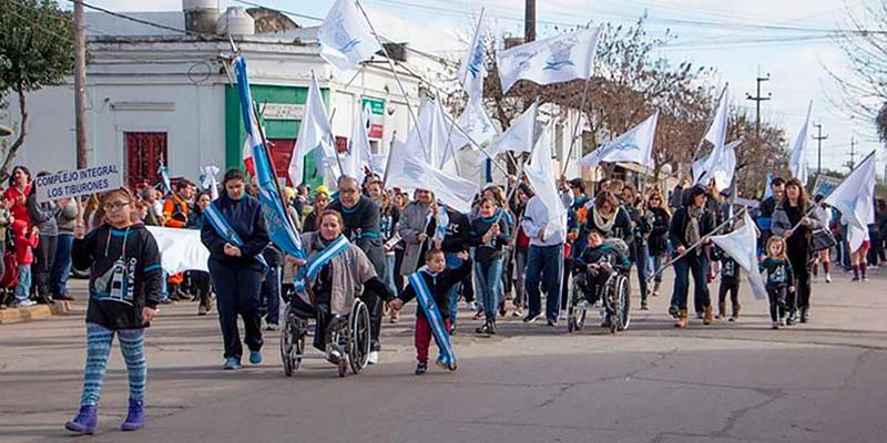 Tiburones del Paraná es un grupo de 500 personas, con y sin discapacidad