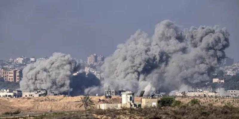 El humo se eleva tras una explosión provocada por un ataque aéreo israelí contra el norte de la Franja de Gaza, visto desde Sderot, en el sur de Israel. CHRISTOPHE PETIT TESSON El humo se eleva tras una explosión provocada por un ataque aéreo israelí contra el norte de la Franja de Gaza, visto desde Sderot, en el sur de Israel.