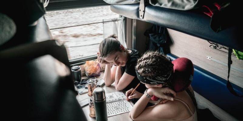 Impulsar el turismo juvenil - Pexels El turismo juvenil en España y Europa