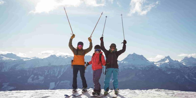 Imagen de tres personas en la nieve/XChanel El turismo de nieve es el más demandado