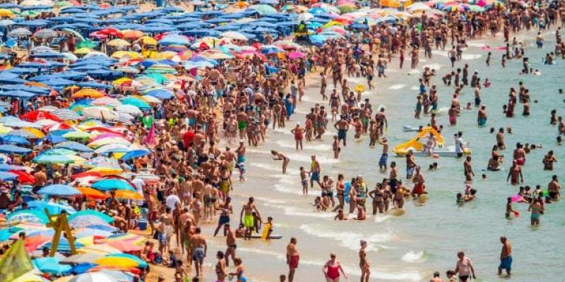 España firma nuevo récord de turistas en 2019.