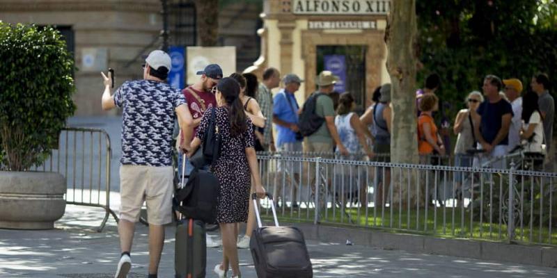 Imagen de unos turistas por España/Mundiario Turistas extranjeros vuelven a elegir España como destino