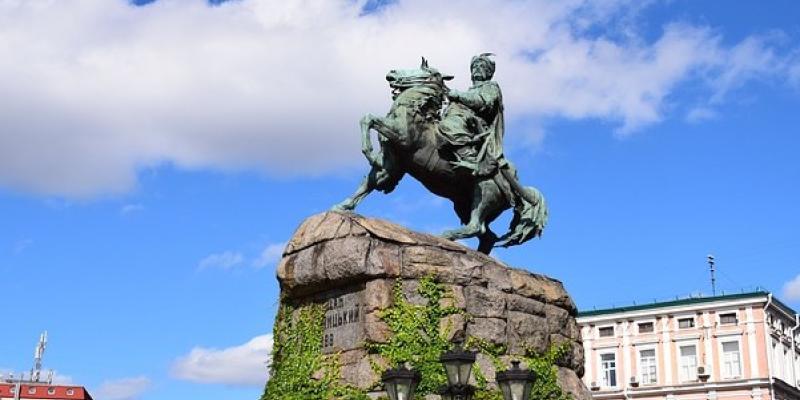 Ucrania en guerra por mantener su cultura - Pixabay Monumento de Ucrania