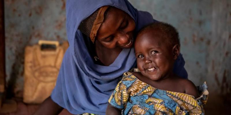 madre con su hija con VIH