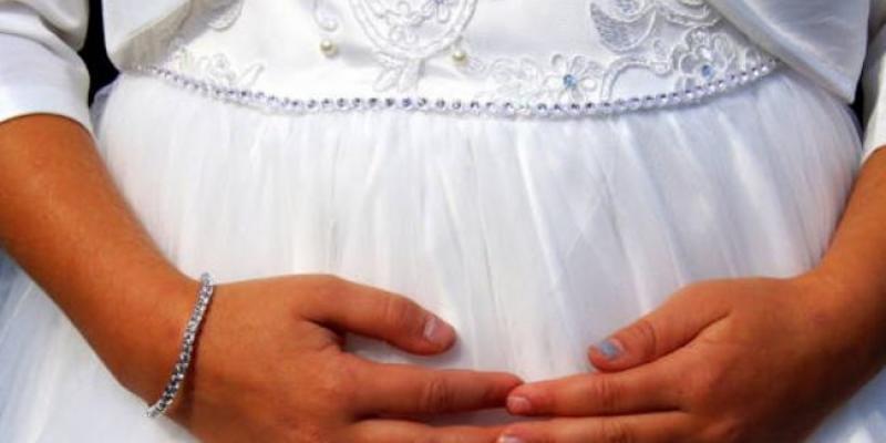 Imagen de una niña con un vestido de novia/NTR El matrimonio infantil sigue siendo una práctica habitual en muchos países