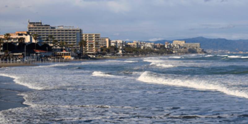 Imagen de la costa de Benalmádena, Málaga/envatoelements Destinos para las vacaciones de julio en España