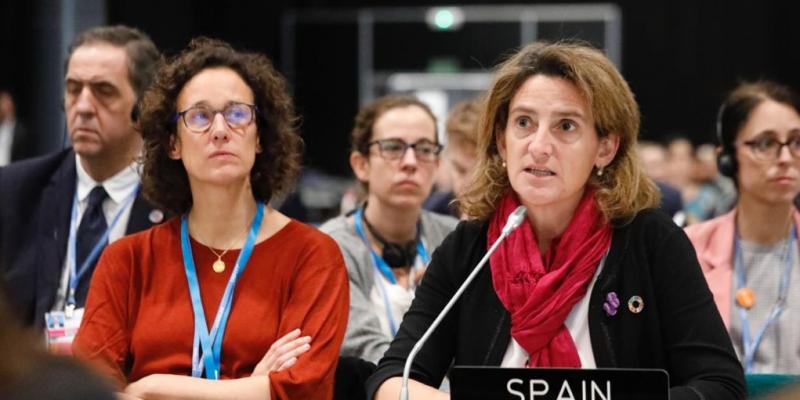 La directora de la Oficina Climática, Valvanera Ulargui, y la ministra de Transición Ecológica, Teresa Ribera, en un momento de las negociaciones La directora de la Oficina Climática, Valvanera Ulargui, y la ministra de Transición Ecológica, Teresa Ribera, en un momento de las negociaciones