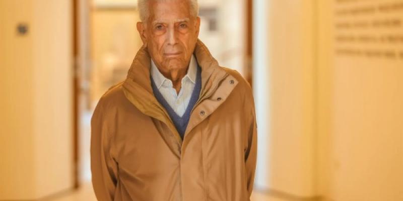 Nos ha dejado la única figura que quedaba del "boom" hispanoamericano / Fotografía: Sofía Campos para La Razón Mario Vargas LLosa