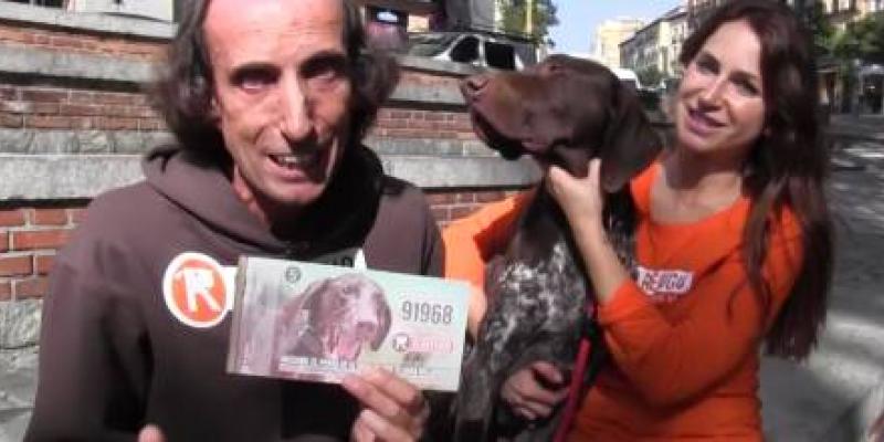 Videntes / La Vanguardia Un perro acierta el número de la Lotería para sus dueños