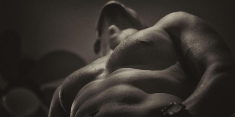 Entendiendo la vigorexia: cuando lograr musculatura se hace una obsesión / Pixabay Hombre muy musculado, con vigorexia