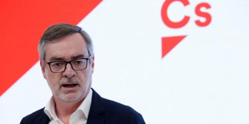 El número dos de Ciudadanos también renuncia a su cargo tras la dimisión de Rivera.
Villegas