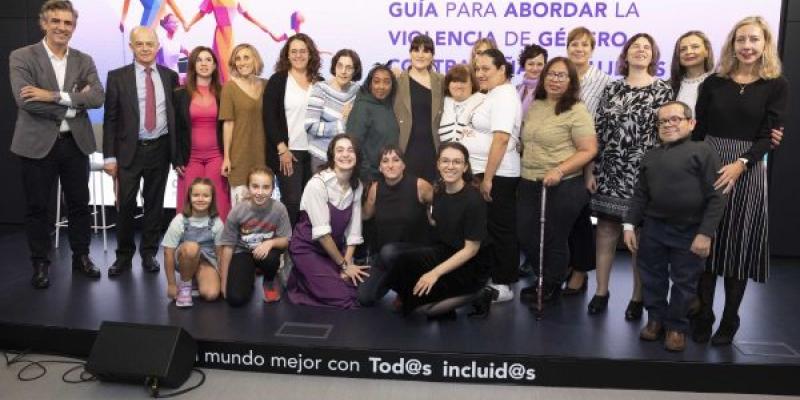 Participantes y organizadores en el acto organizado por la Segib/ Jorge Villa Violencia burocrática en personas con discapacidad y mujeres con discapacidad