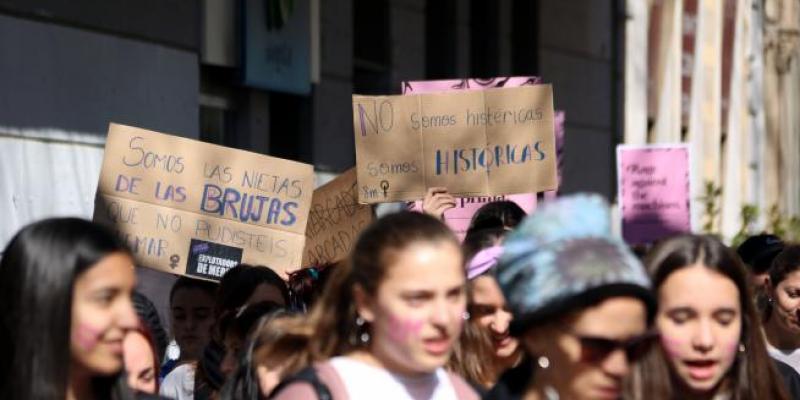 Asistentes a la manifestación por el 8-M de Manresa en 2019.